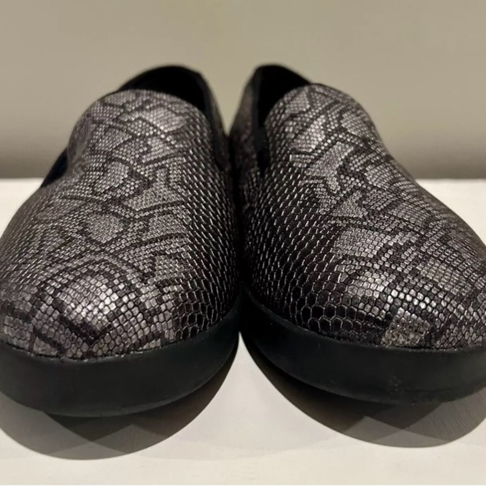 Fitflop Gray Audrey Python Print Comfort Loafers … - image 7
